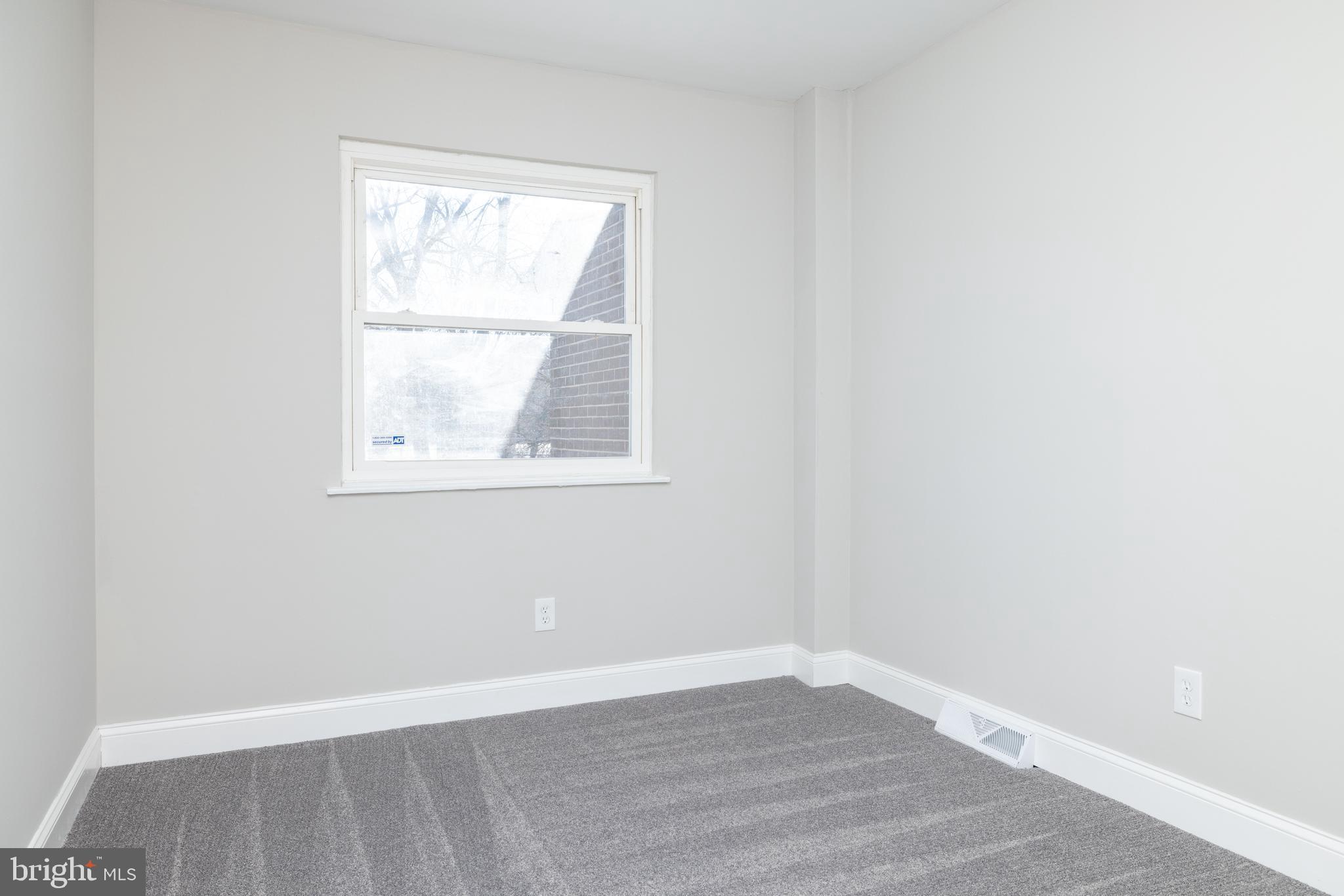 FOUR SEASONS - Residential