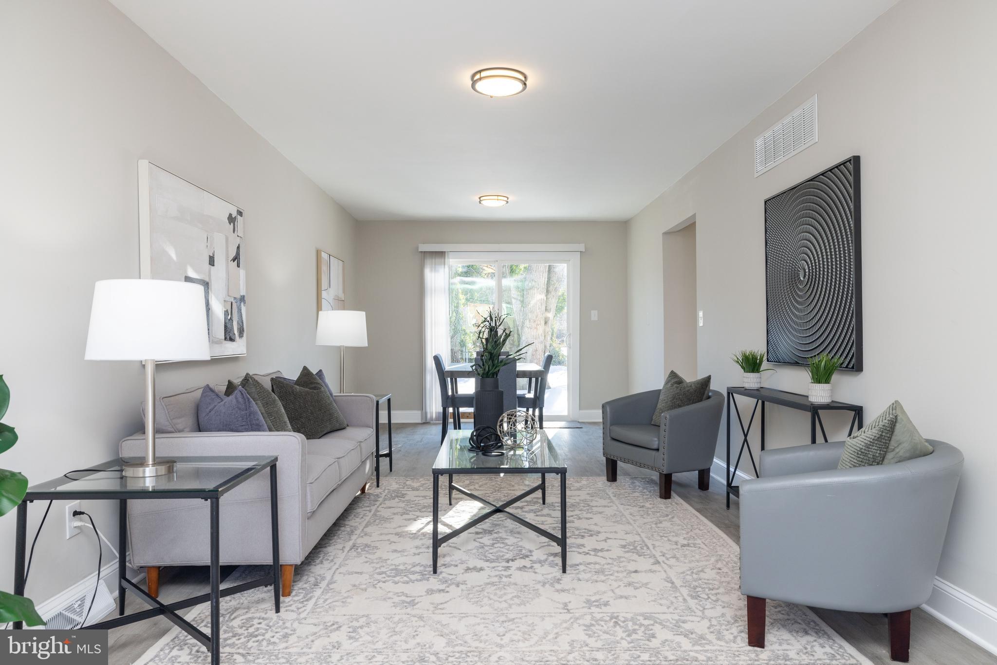 FOUR SEASONS - Residential