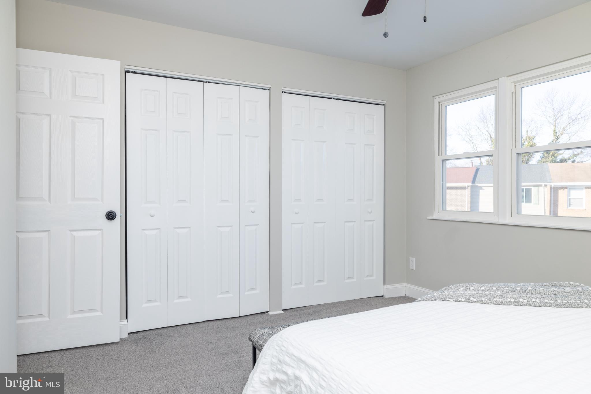 FOUR SEASONS - Residential