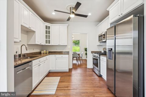 2142 N DINWIDDIE STREET ARLINGTON VA 22207