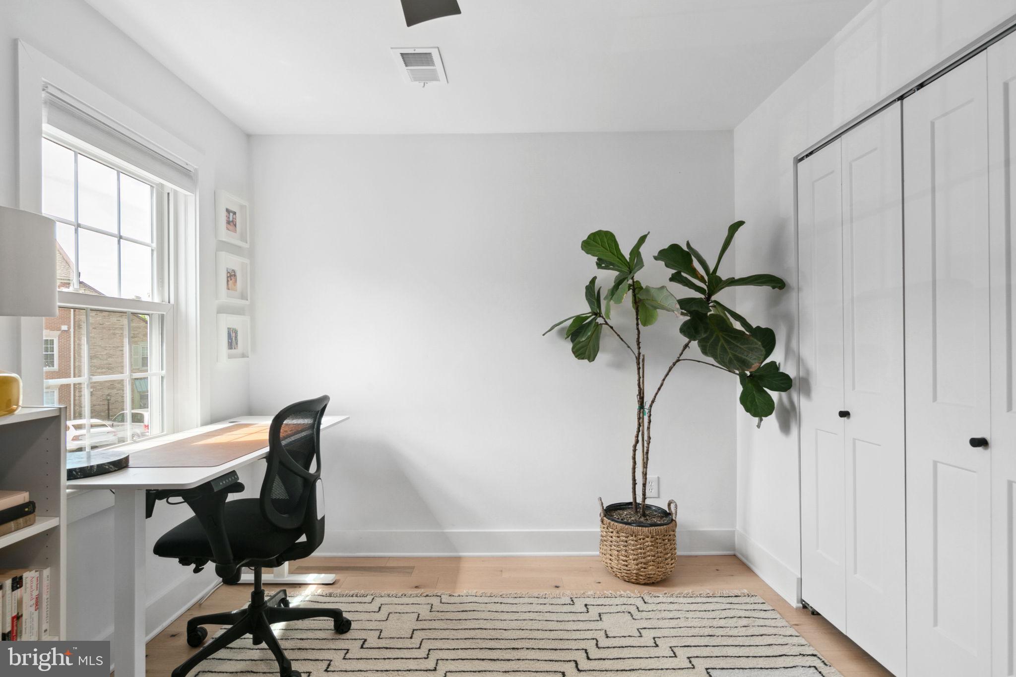 LAUREL MEWS - Residential