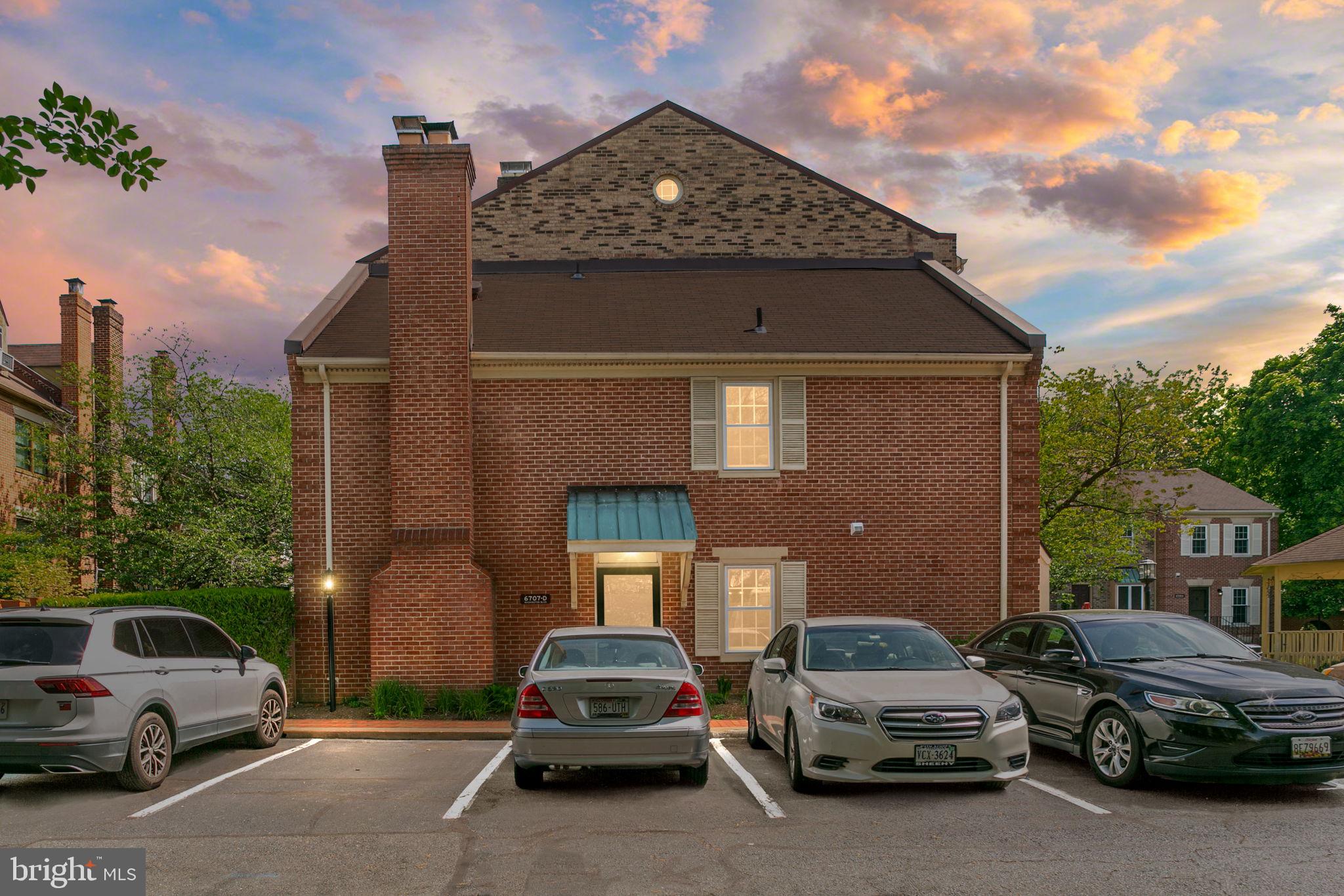 LAUREL MEWS - Residential