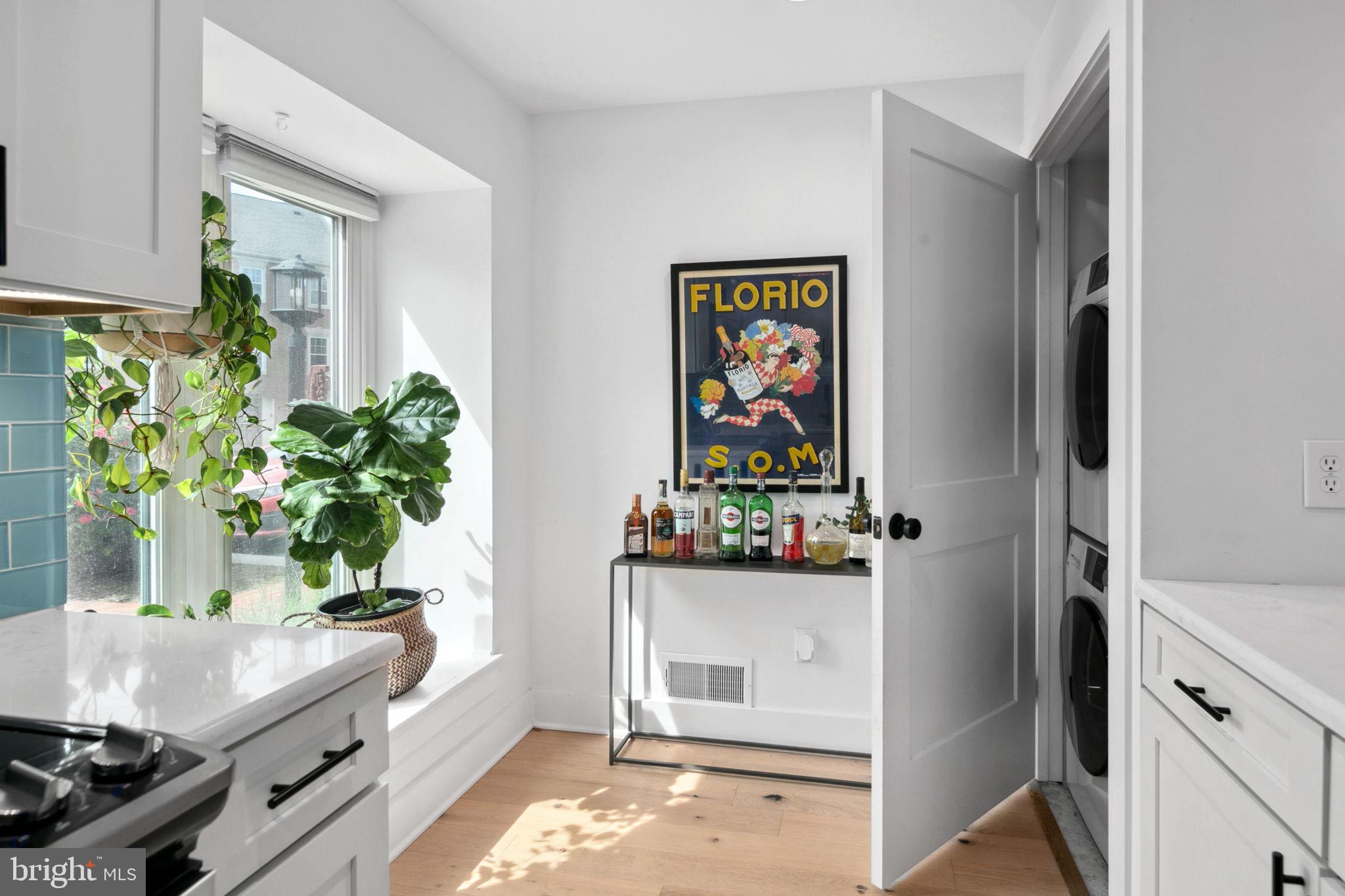 LAUREL MEWS - Residential