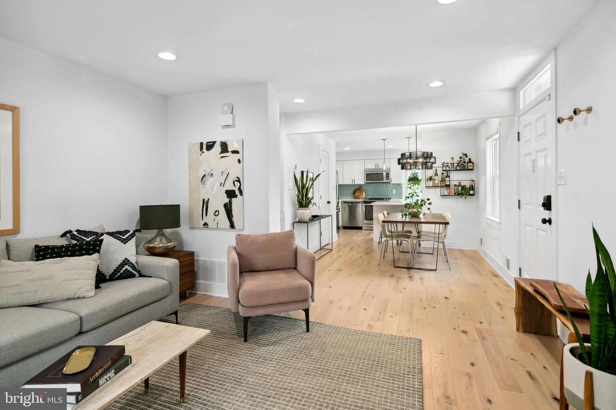 LAUREL MEWS - Residential