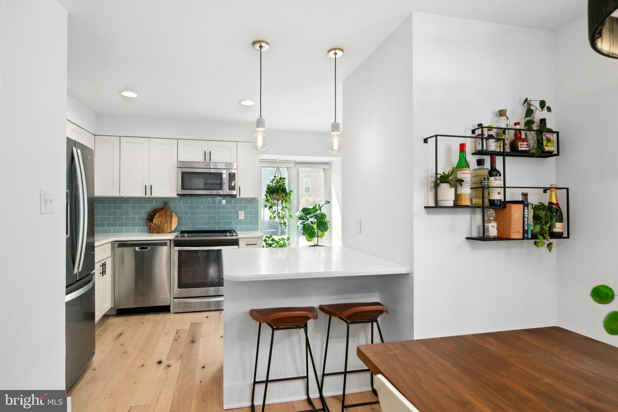 LAUREL MEWS - Residential