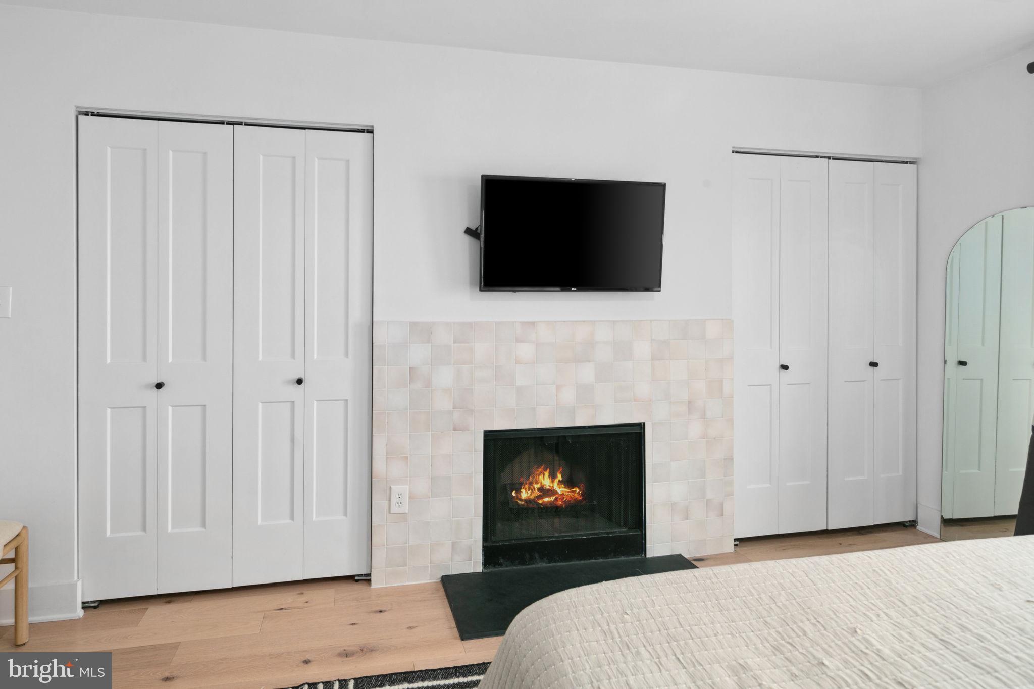 LAUREL MEWS - Residential