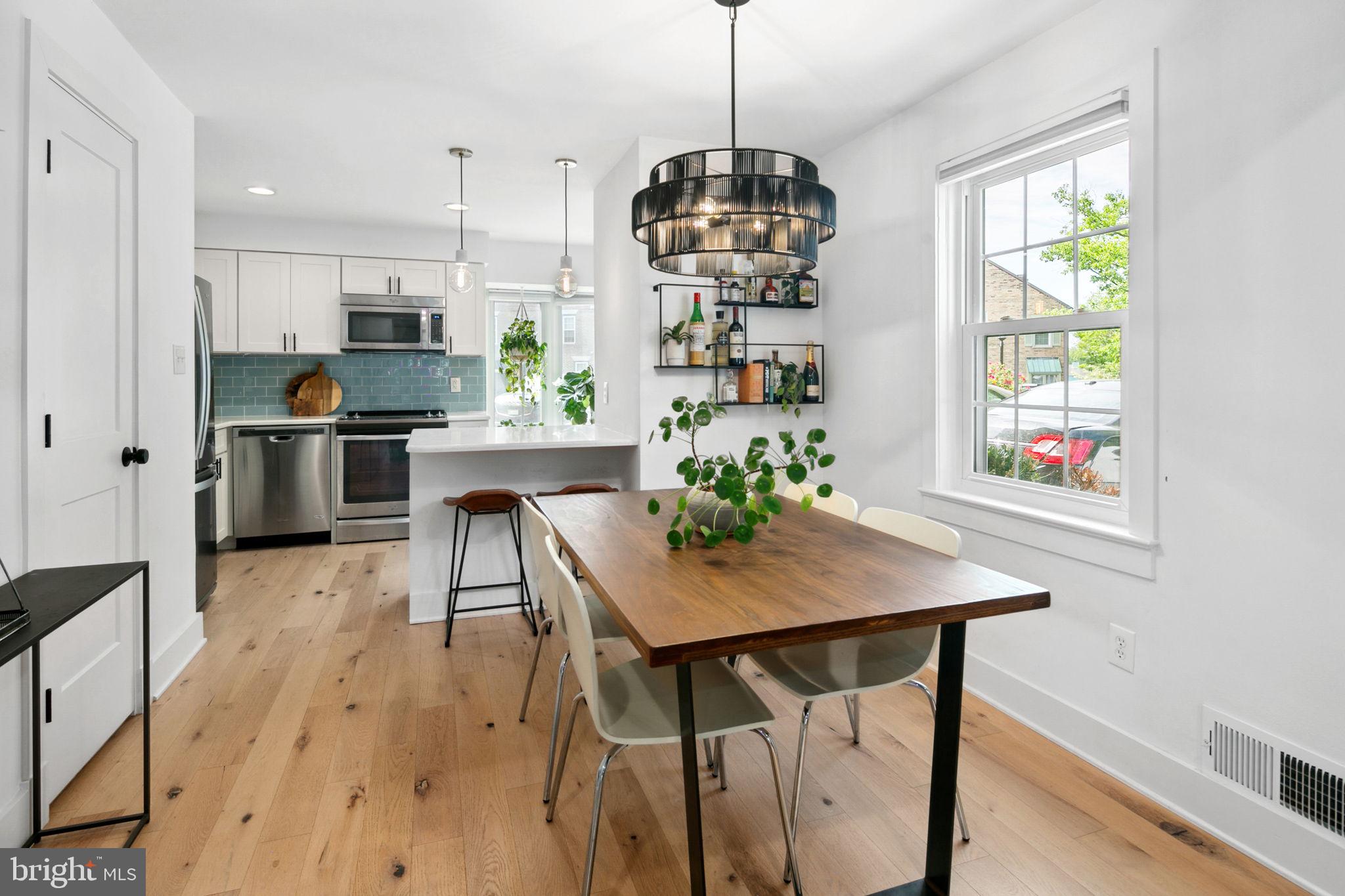 LAUREL MEWS - Residential