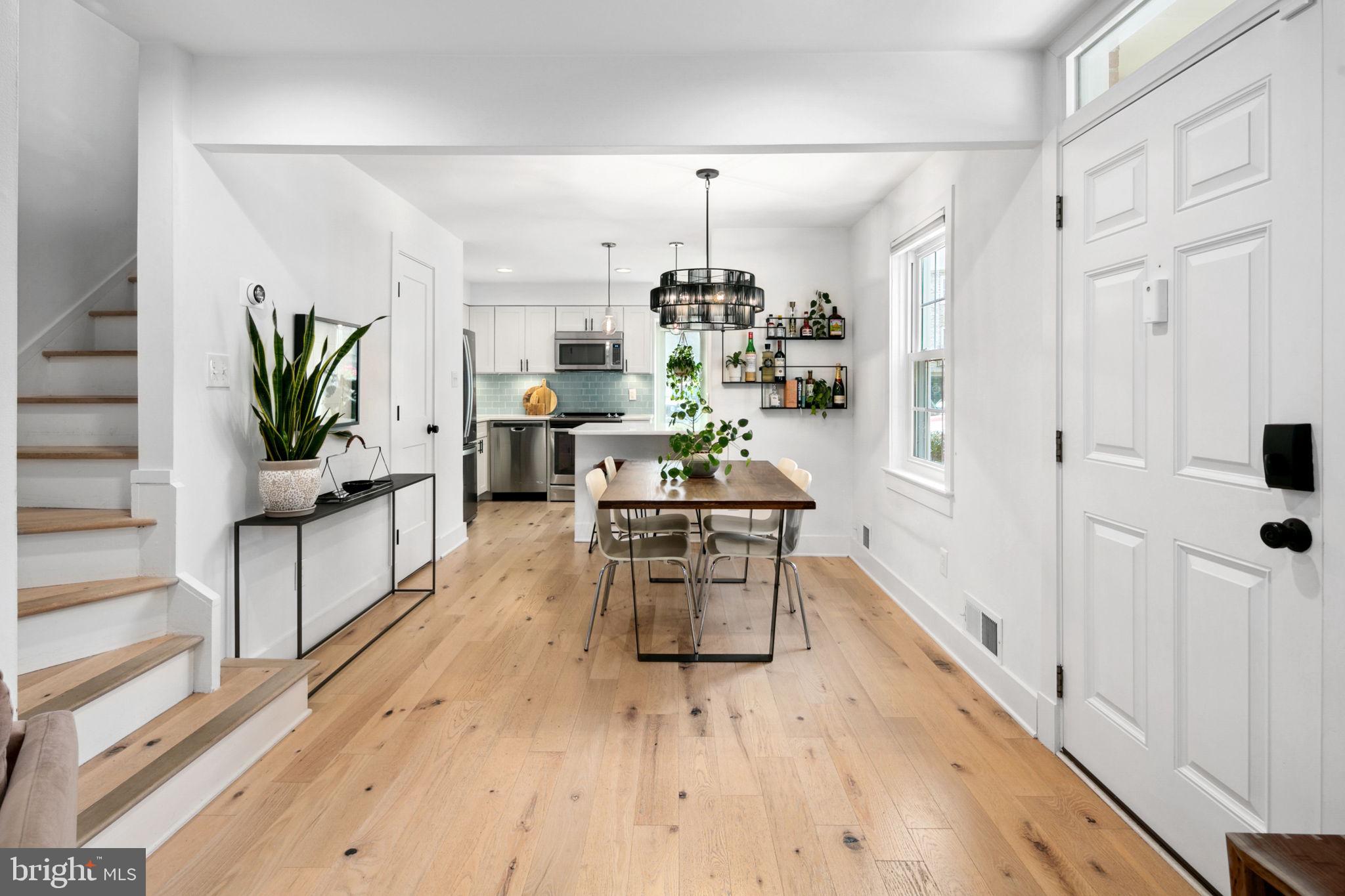 LAUREL MEWS - Residential