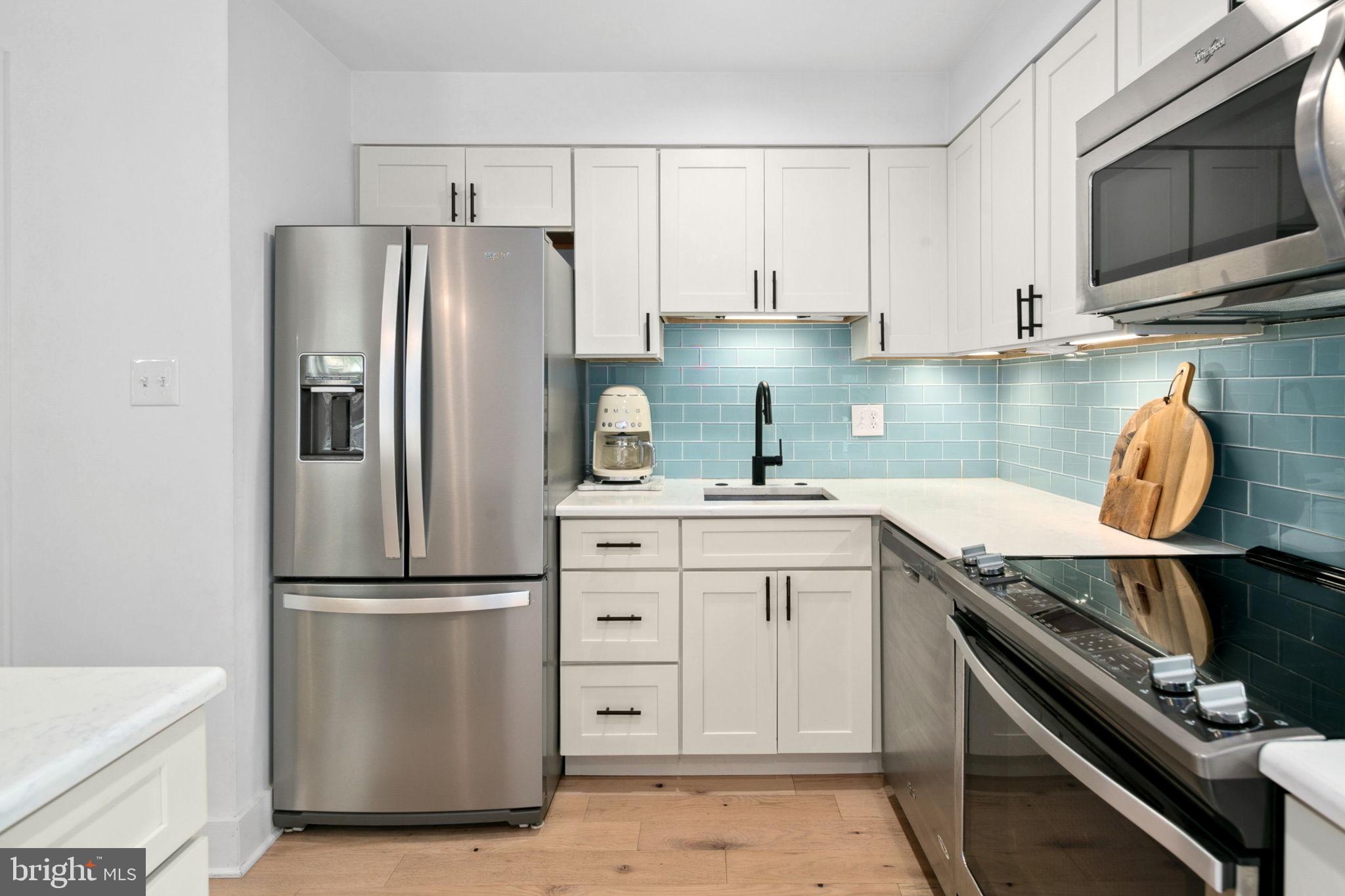 LAUREL MEWS - Residential