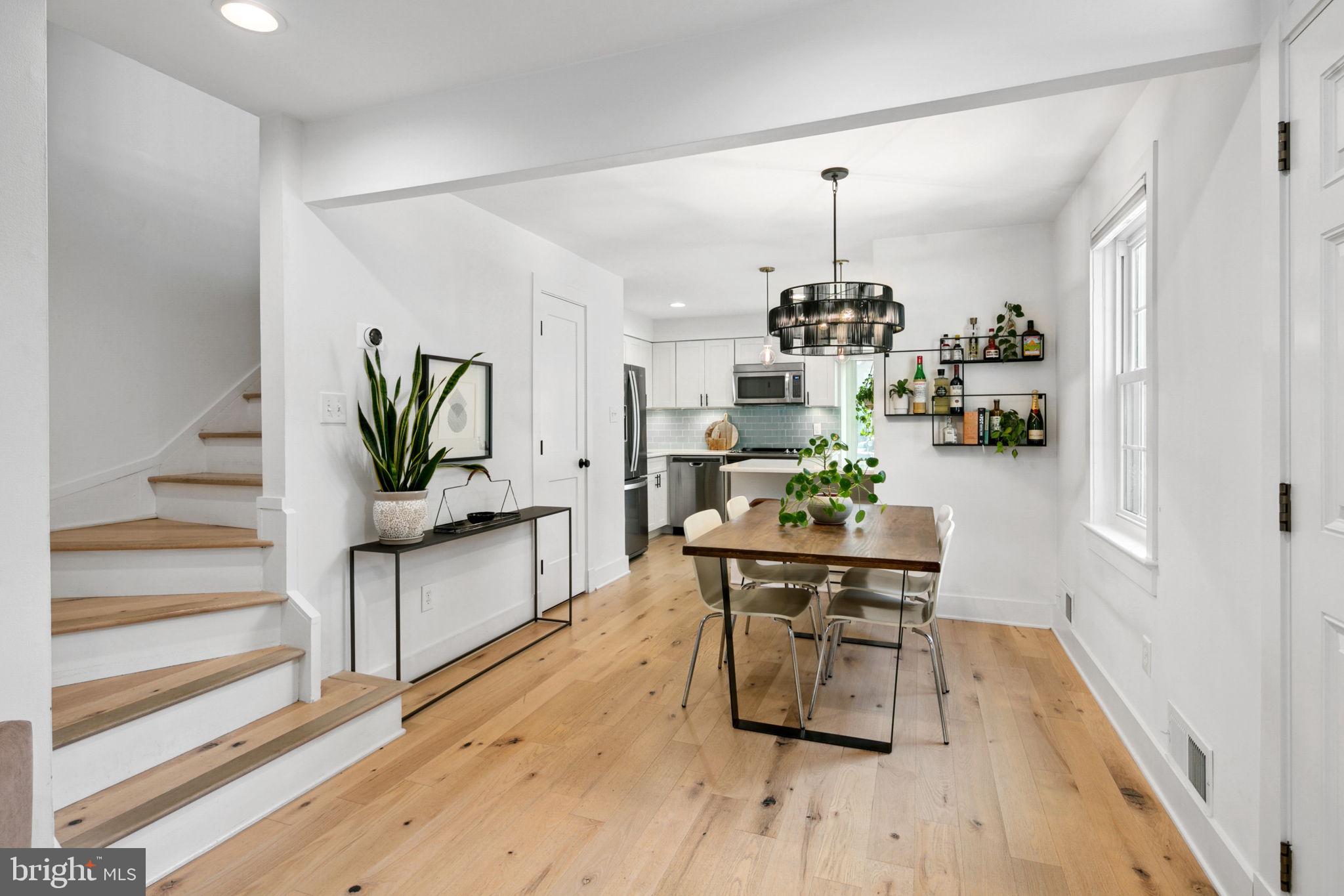 LAUREL MEWS - Residential