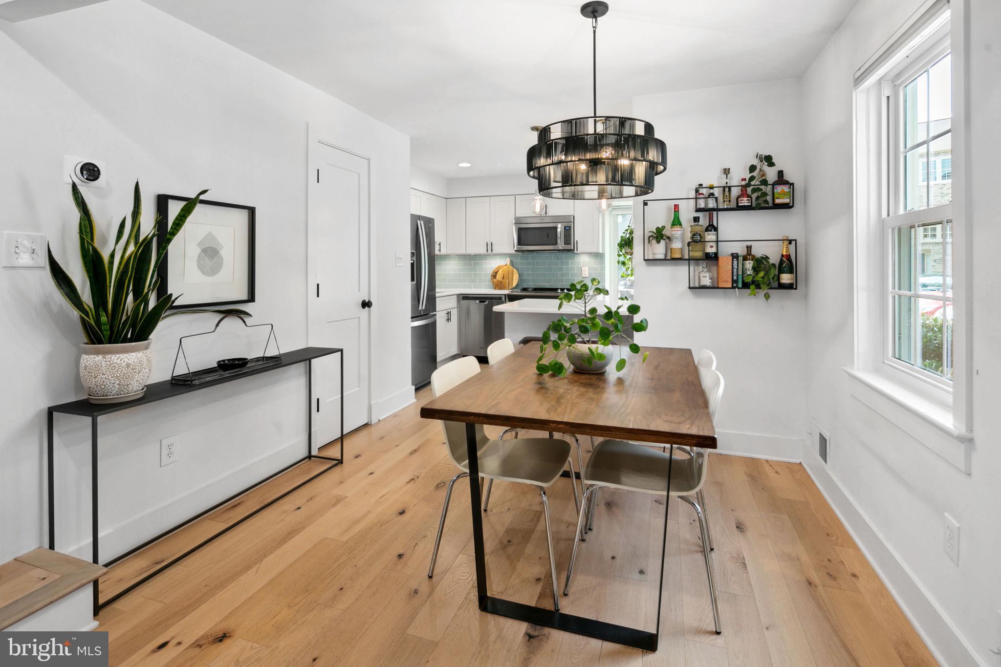 LAUREL MEWS - Residential