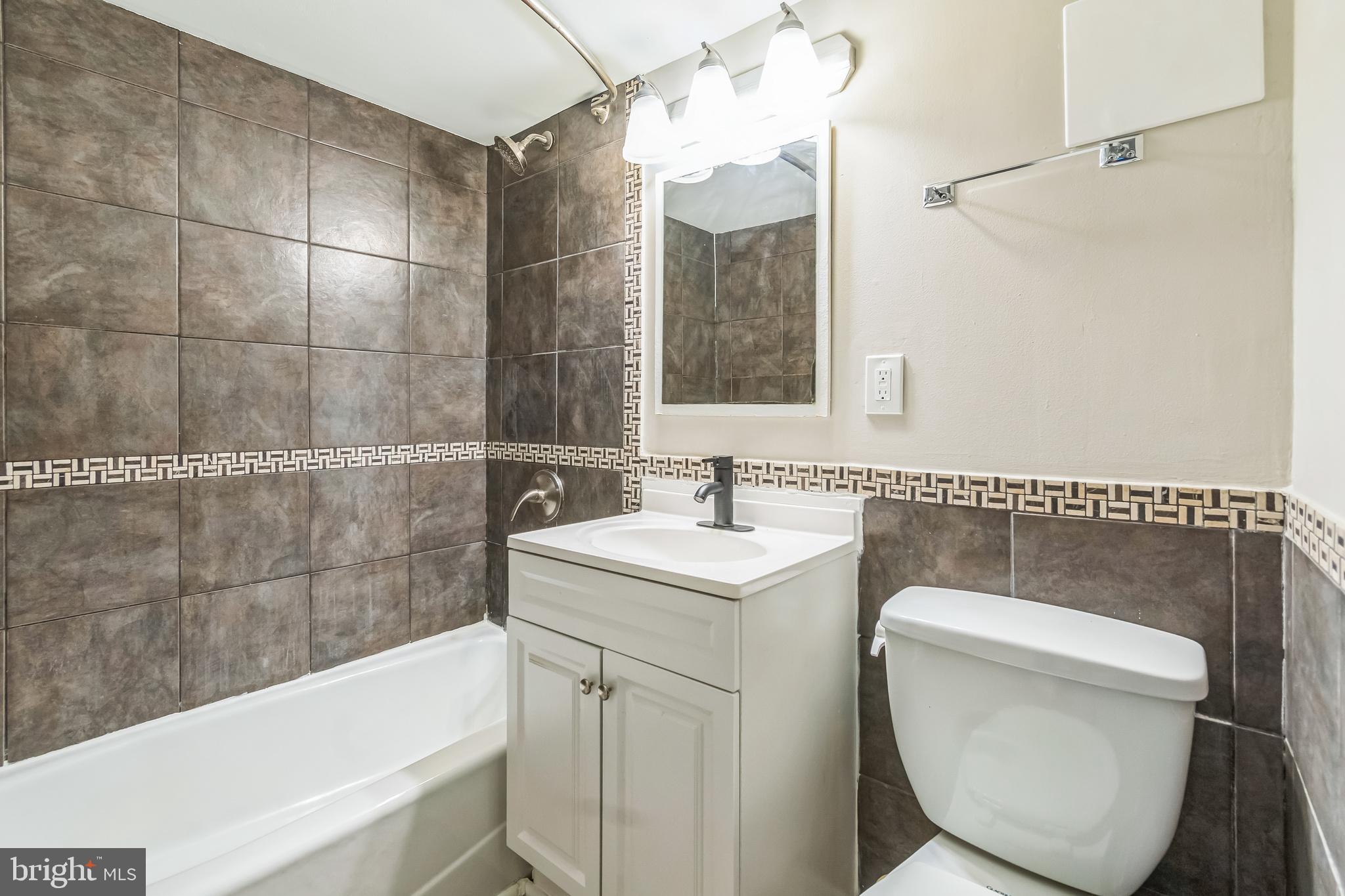 4120 14TH STREET NW B2