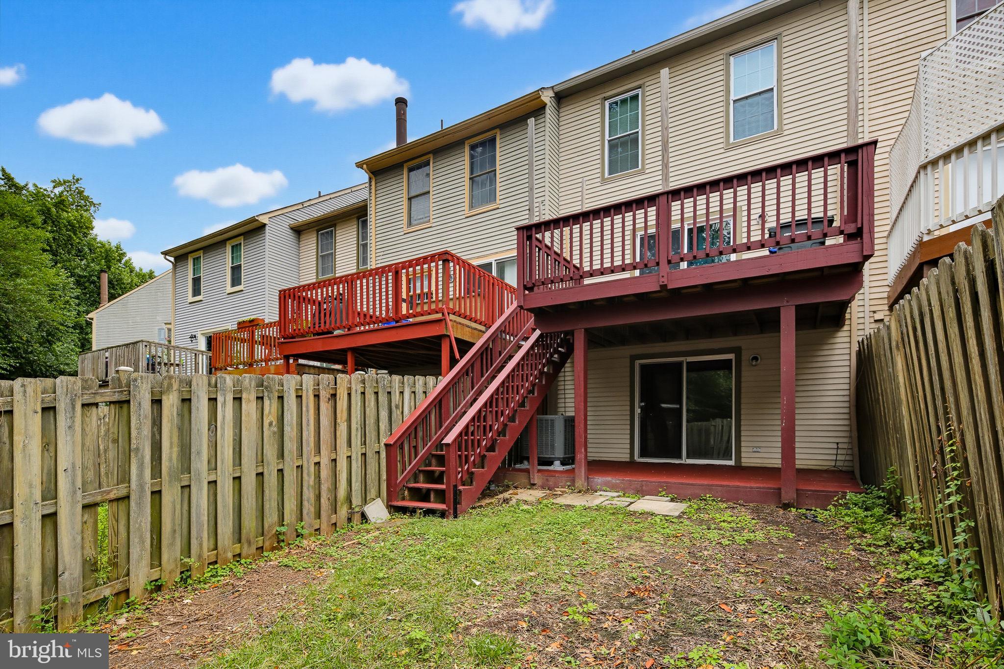 8867 WILLOWWOOD WAY