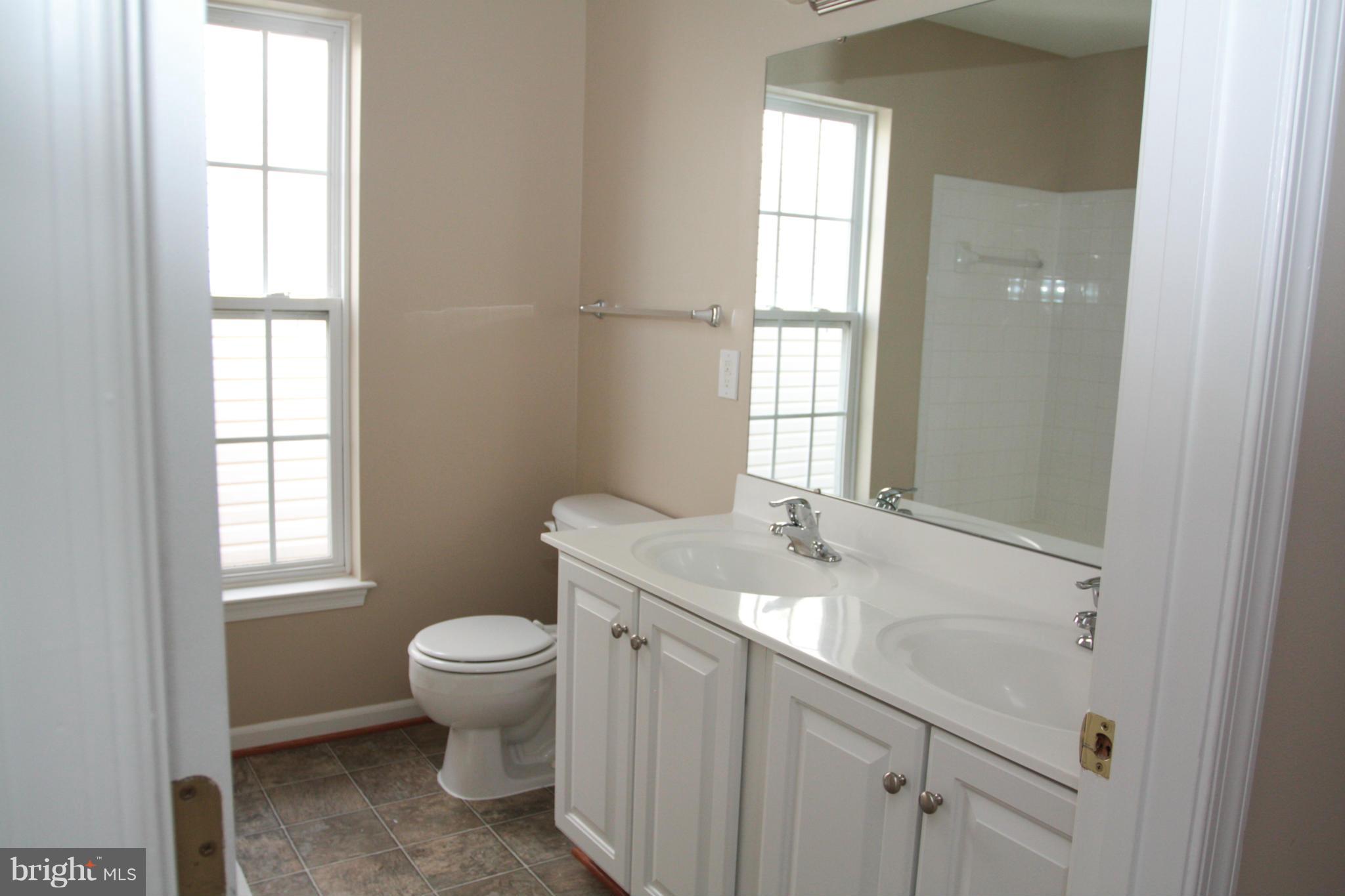 LEE'S PARKE - Residential Lease