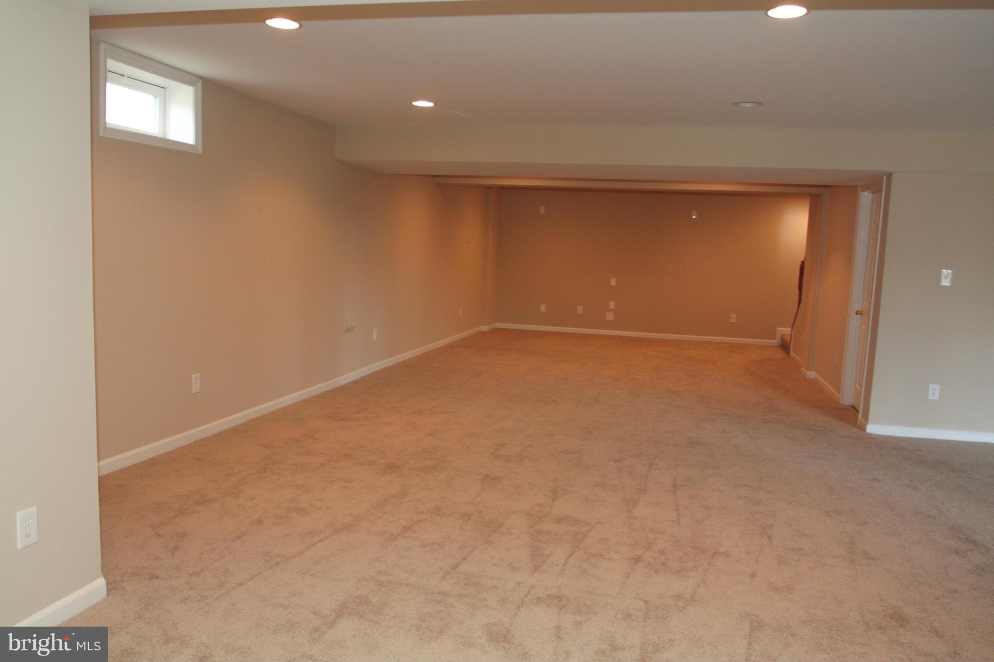 LEE'S PARKE - Residential Lease