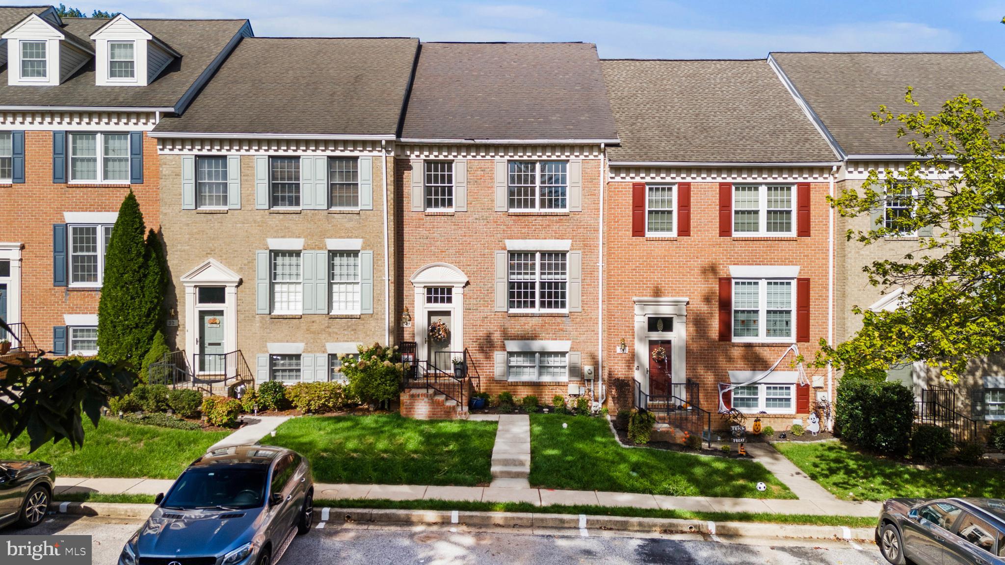34 ALDERMAN COURT