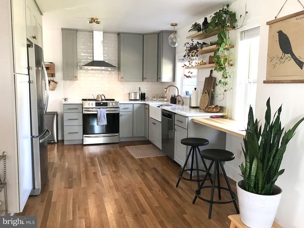 Photo of 77 N DUKE ST, MILLERSVILLE, PA 17551 (MLS # PALA2041176)