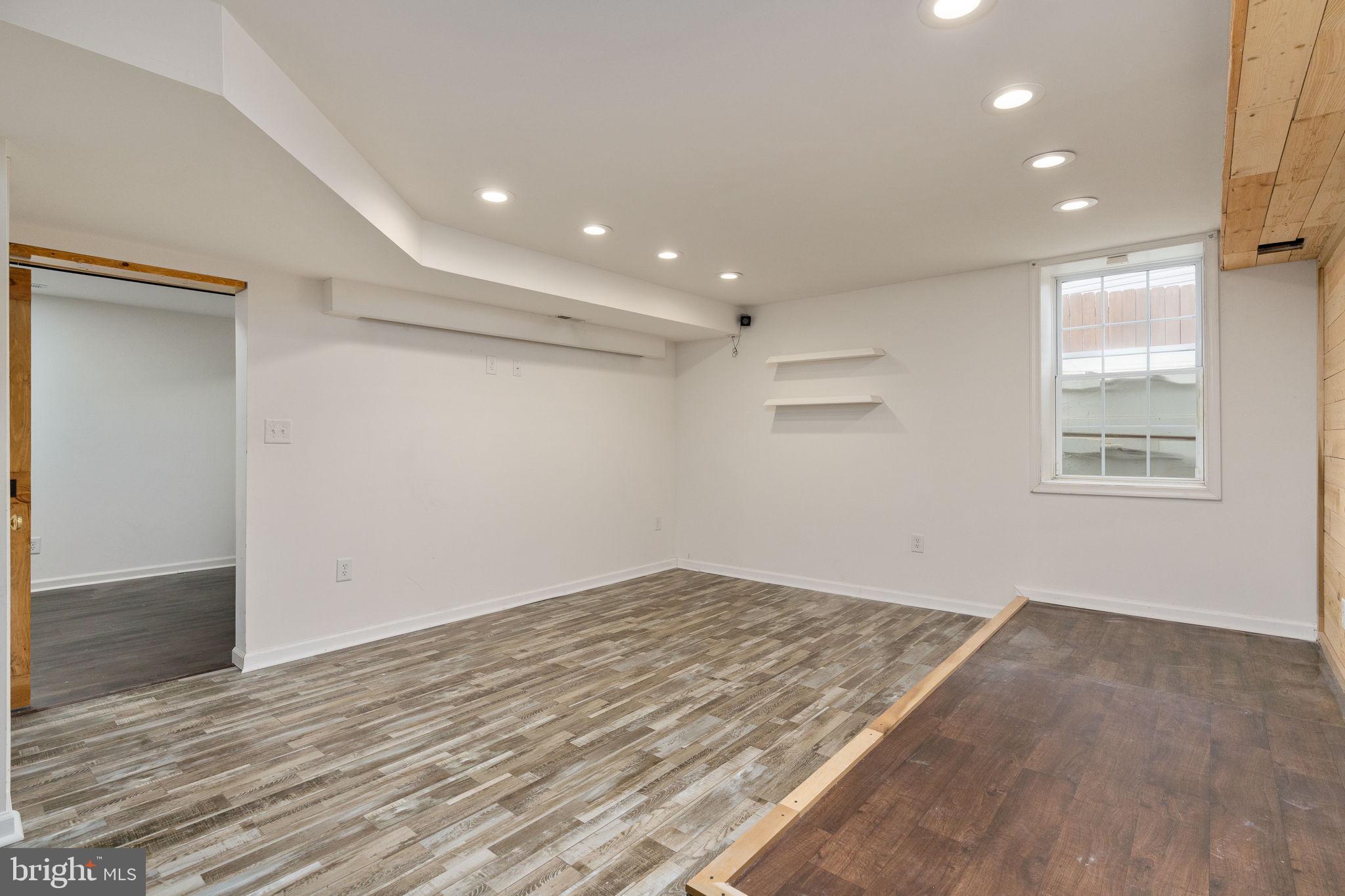 SALEM FIELDS - Residential