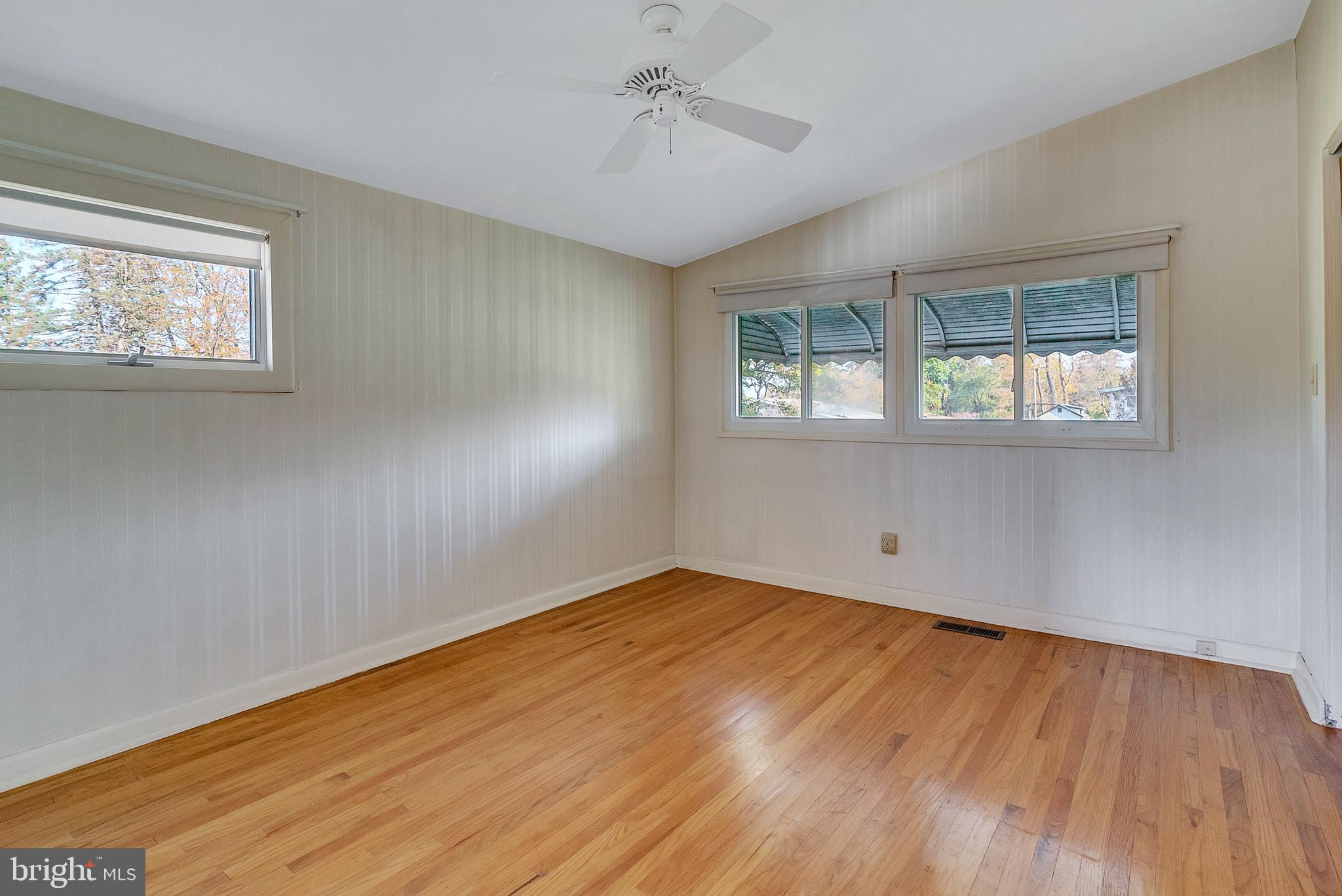 CENTER SQ GREEN - Residential