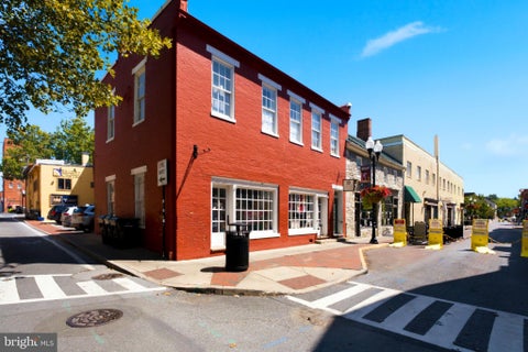 Photo of 16 W Boscawen Street, WINCHESTER, VA 22601 (MLS # VAWI2011514)