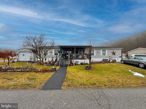 109 CHEROKEE COURT JULIAN PA 16844