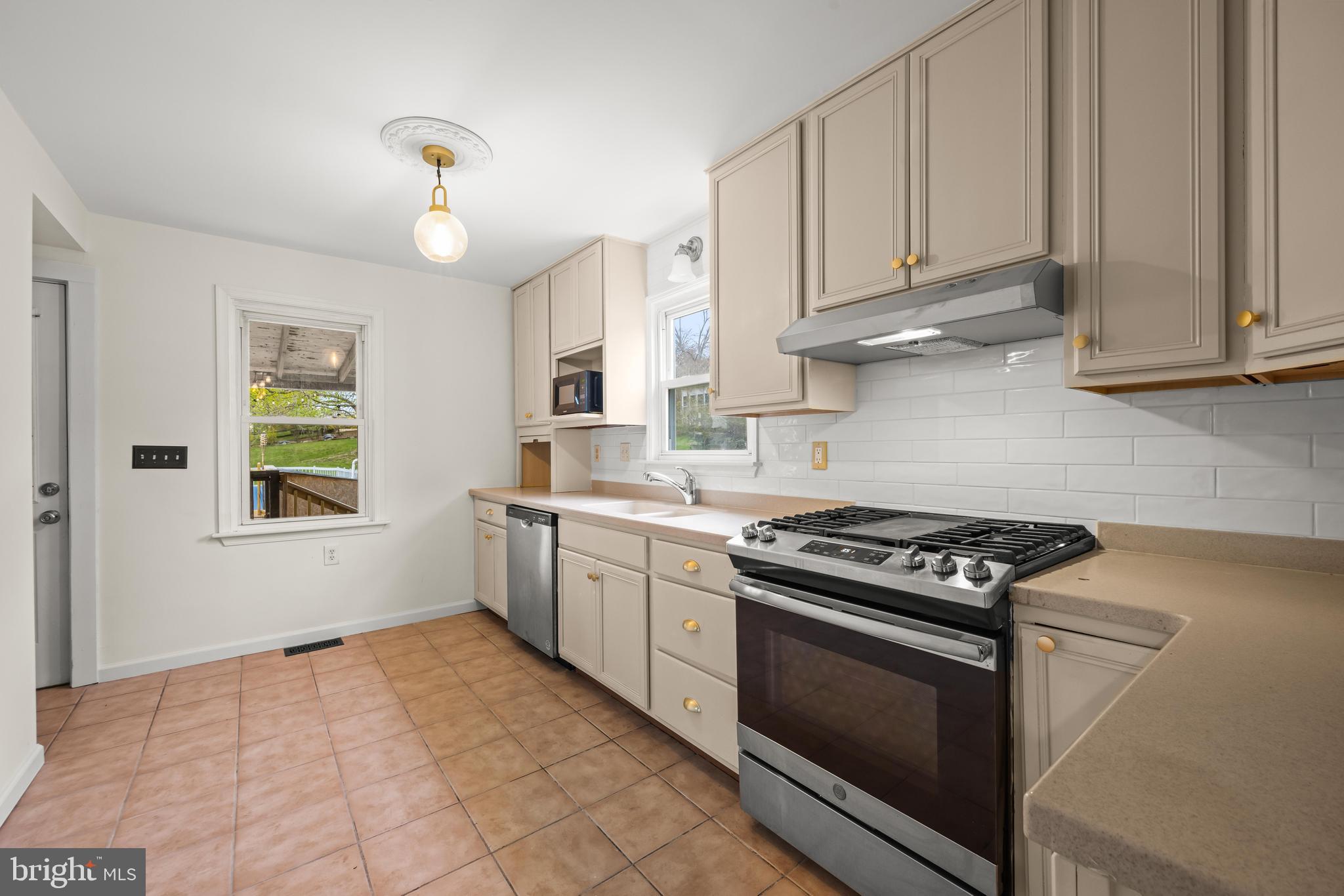 FERGUSON MEADOWS - Residential