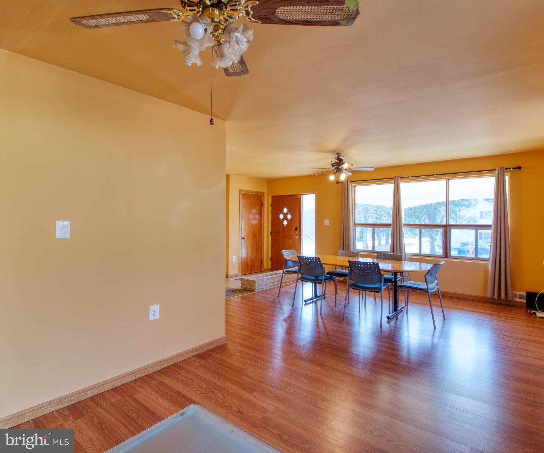 MANSFIELD MANOR - Residential