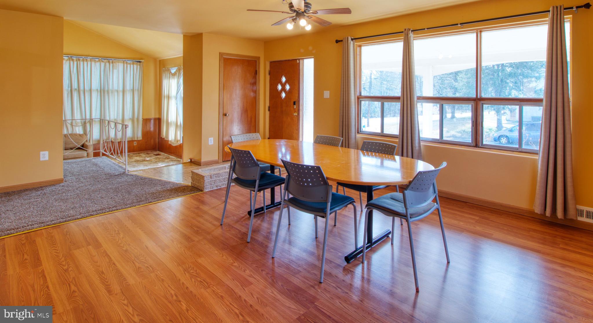 MANSFIELD MANOR - Residential