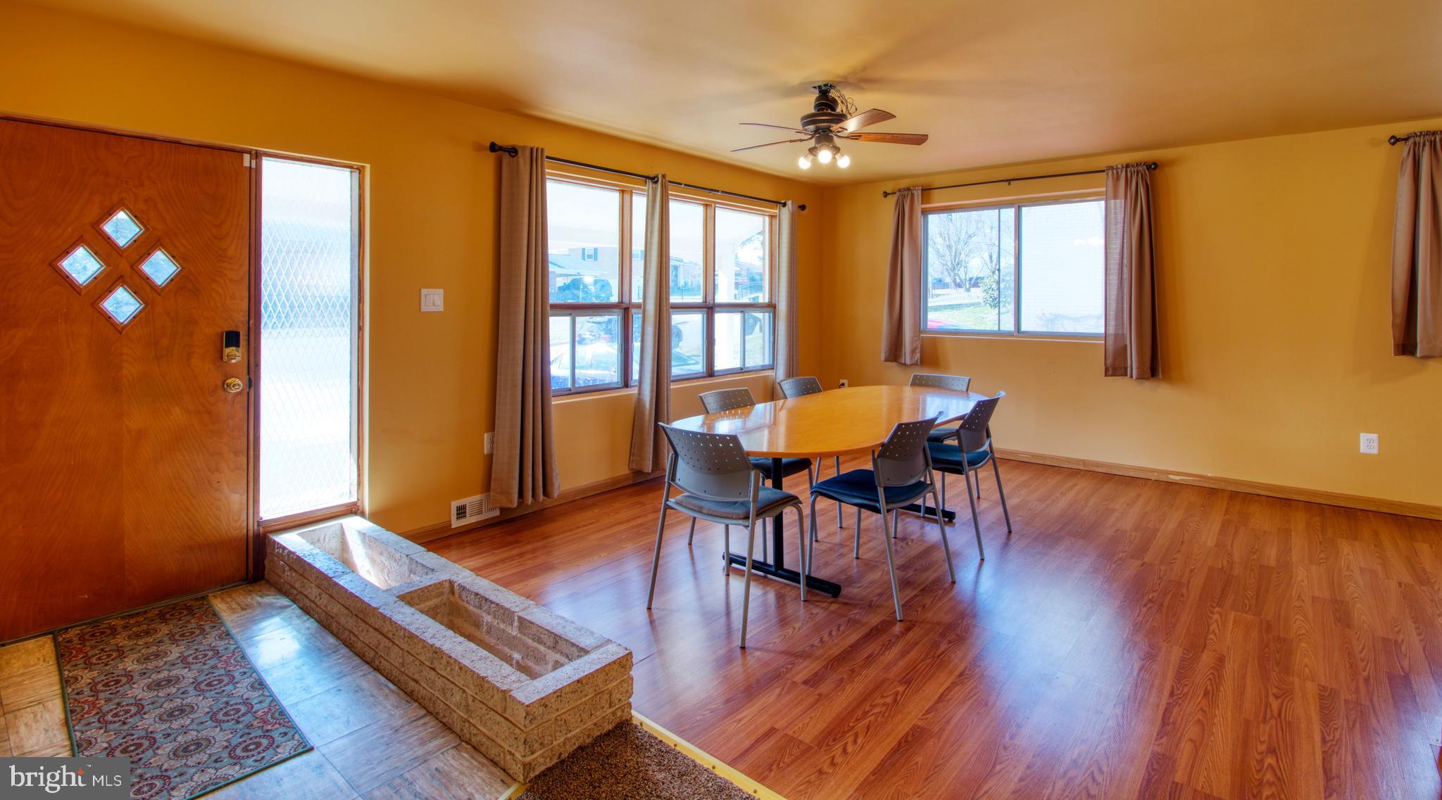 MANSFIELD MANOR - Residential