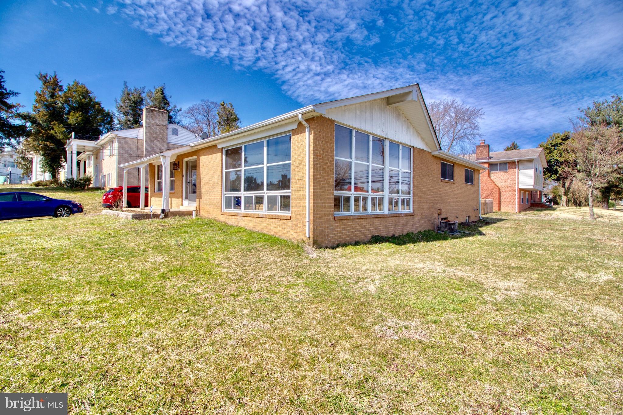 MANSFIELD MANOR - Residential