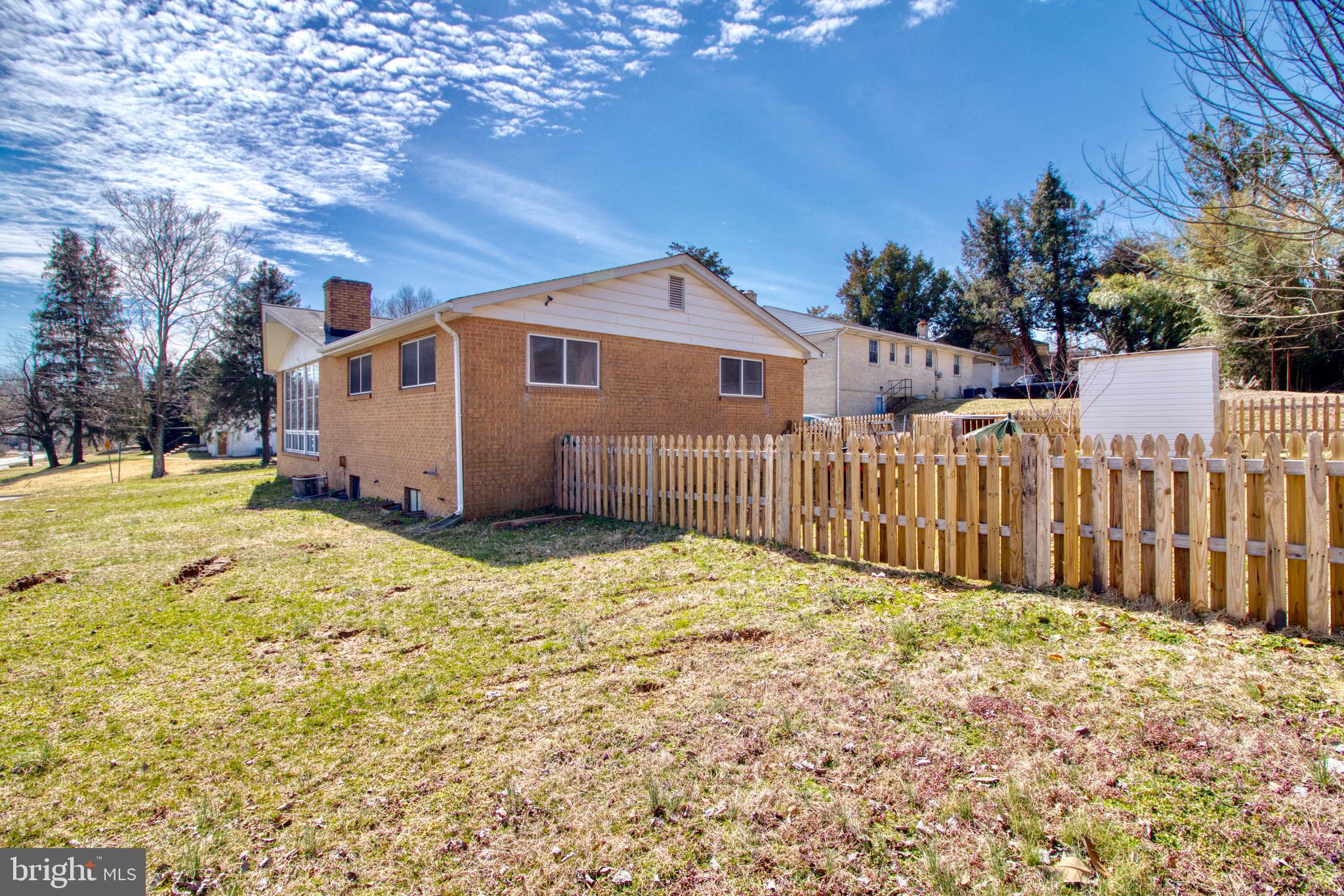 MANSFIELD MANOR - Residential