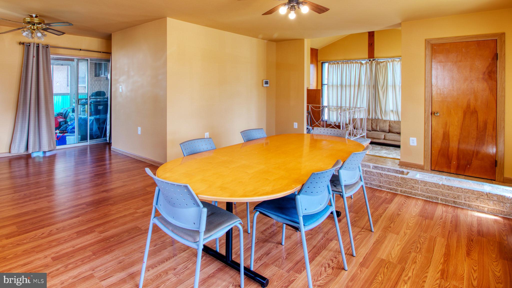 MANSFIELD MANOR - Residential