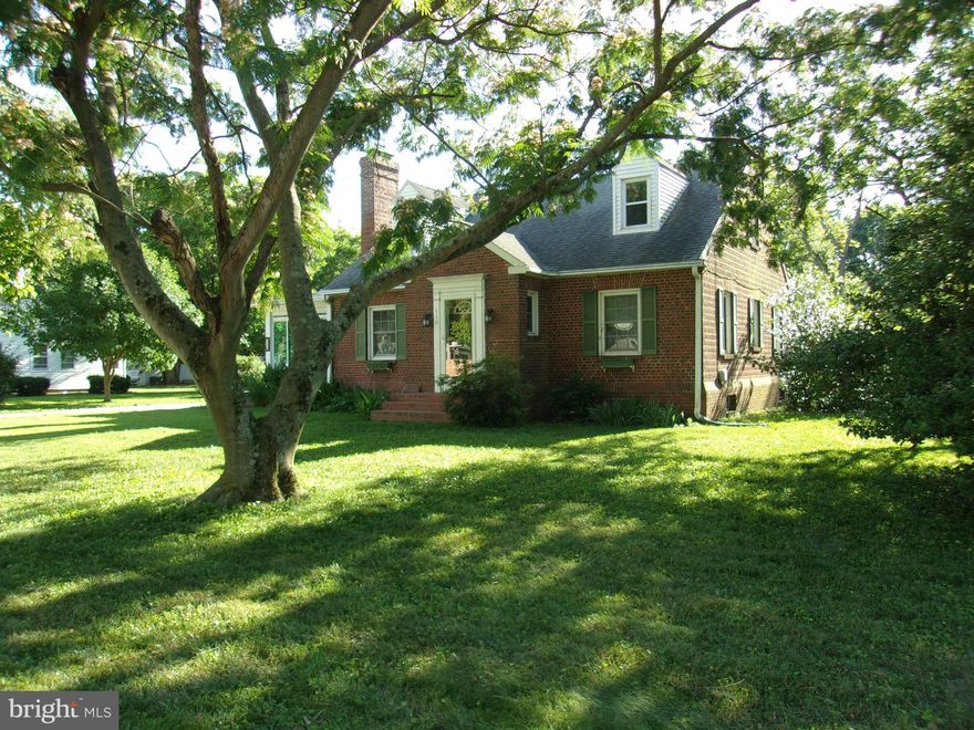 Take a look at this well-kept brick home on convenient Cloverdale Street. The brick home has 3 bedrooms and 1 bath. Solid countertops, Stainless steel Bosch appliances, Laminate floors, 2 fireplaces, solar panels, a 2 bay garage with attic. There is a full basement with waterproofed walls, Rinnai tankless water heater, sump pump. Large lot. Act quickly on this one! Tesla solar panel lease in 2021 was an average of @ $40 per month.