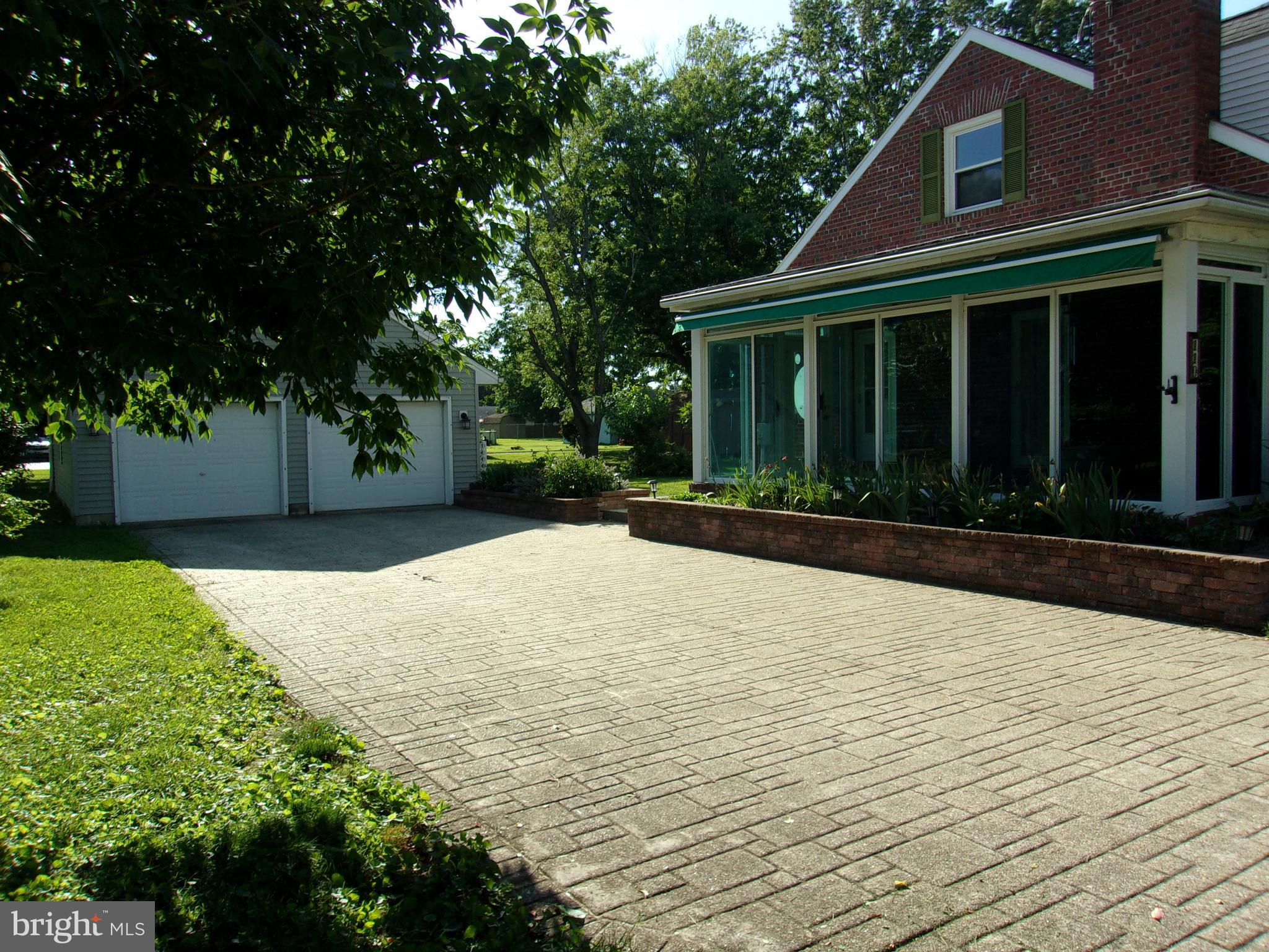 CLOVERDALE - Residential