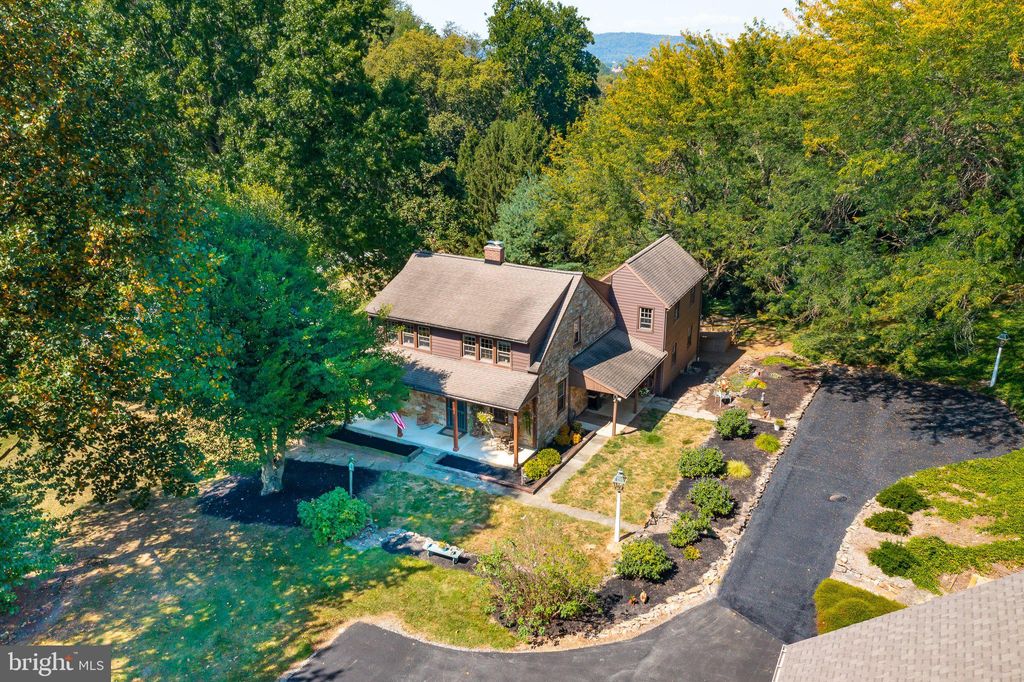 Photo of 249 Blue Lane, COLUMBIA, PA 17512 (MLS # PALA2077424)