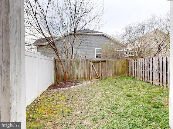 HERITAGE SQUARE - Residential Lease