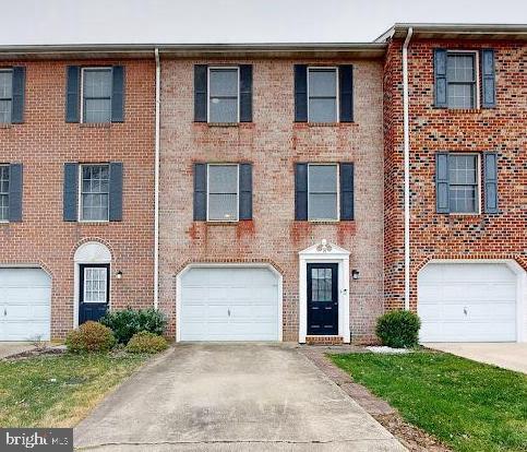 HERITAGE SQUARE - Residential Lease