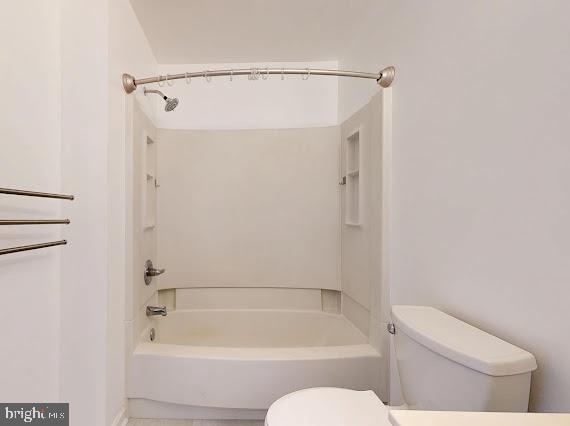 HERITAGE SQUARE - Residential Lease