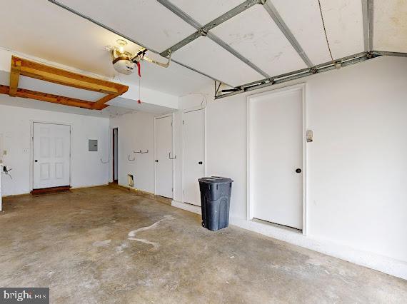 HERITAGE SQUARE - Residential Lease