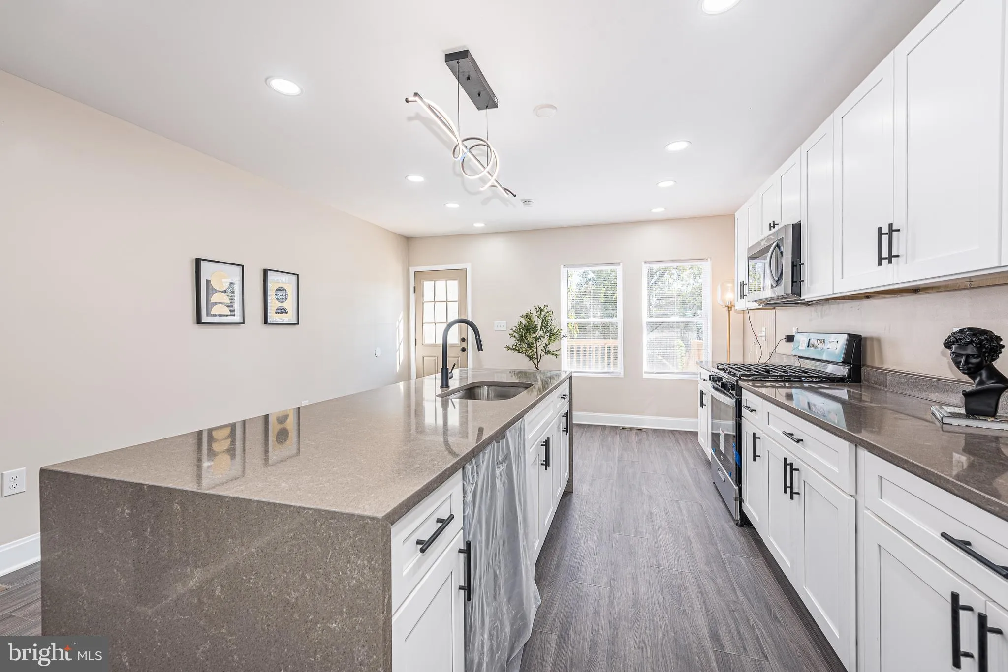 Baltimore, Maryland 21223, United States, 4 Bedrooms Bedrooms, ,3 BathroomsBathrooms,Residential,Active,52430