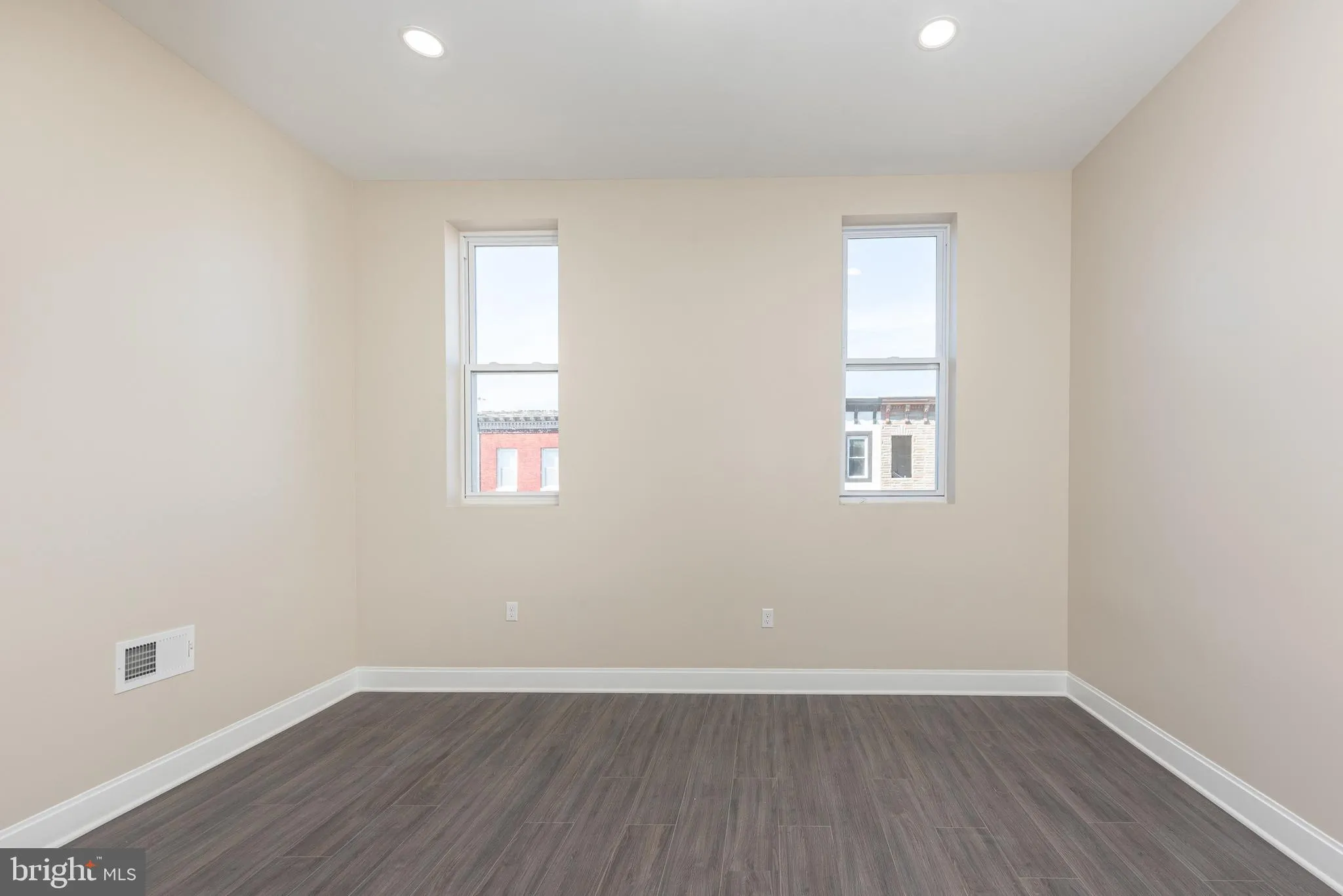 Baltimore, Maryland 21223, United States, 4 Bedrooms Bedrooms, ,3 BathroomsBathrooms,Residential,Active,52430