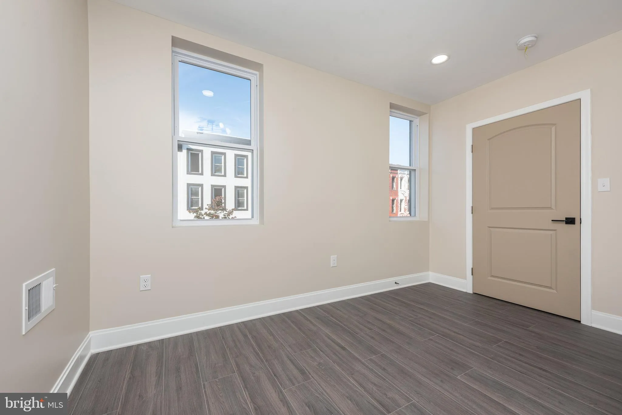 Baltimore, Maryland 21223, United States, 4 Bedrooms Bedrooms, ,3 BathroomsBathrooms,Residential,Active,52430
