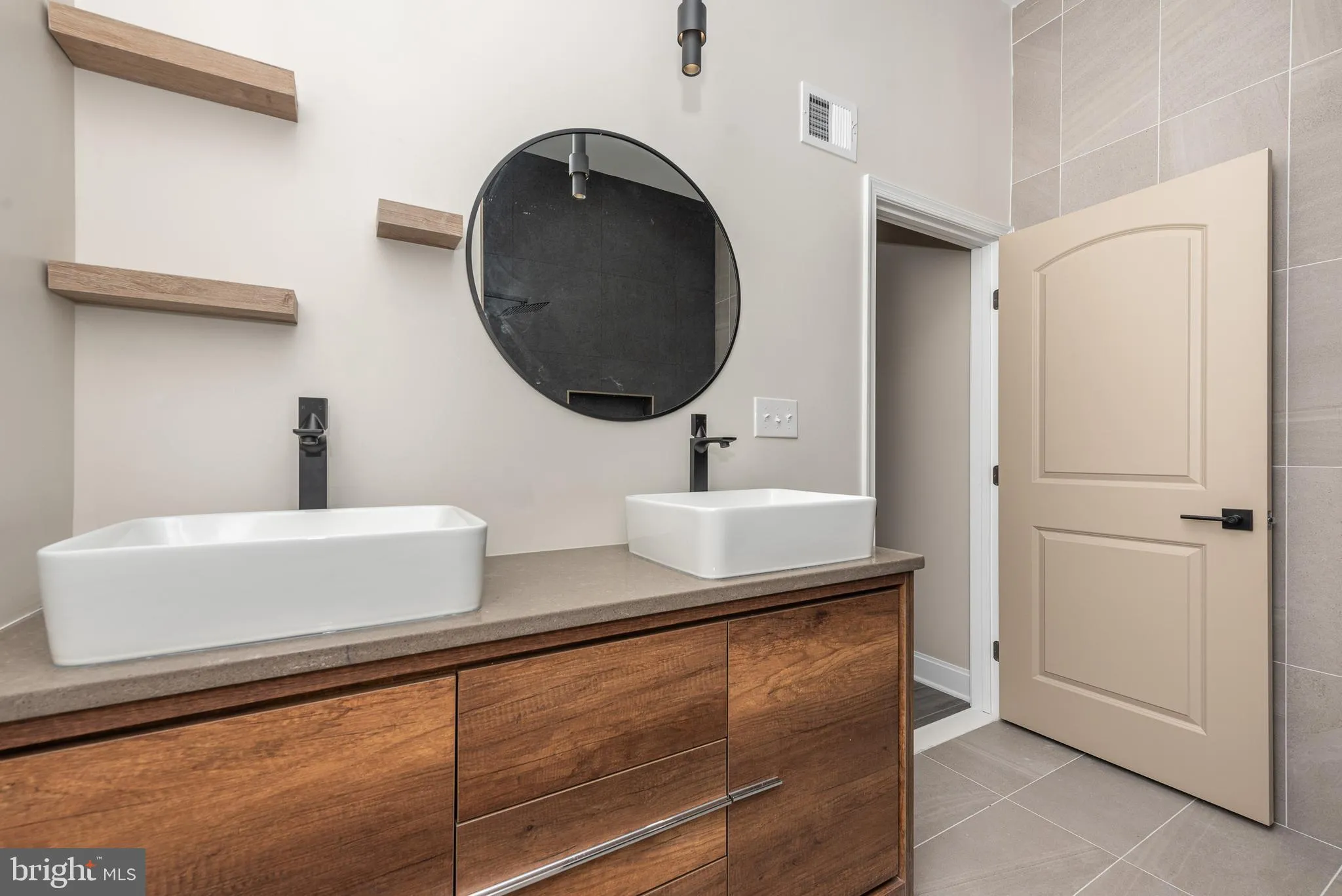 Baltimore, Maryland 21223, United States, 4 Bedrooms Bedrooms, ,3 BathroomsBathrooms,Residential,Active,52430