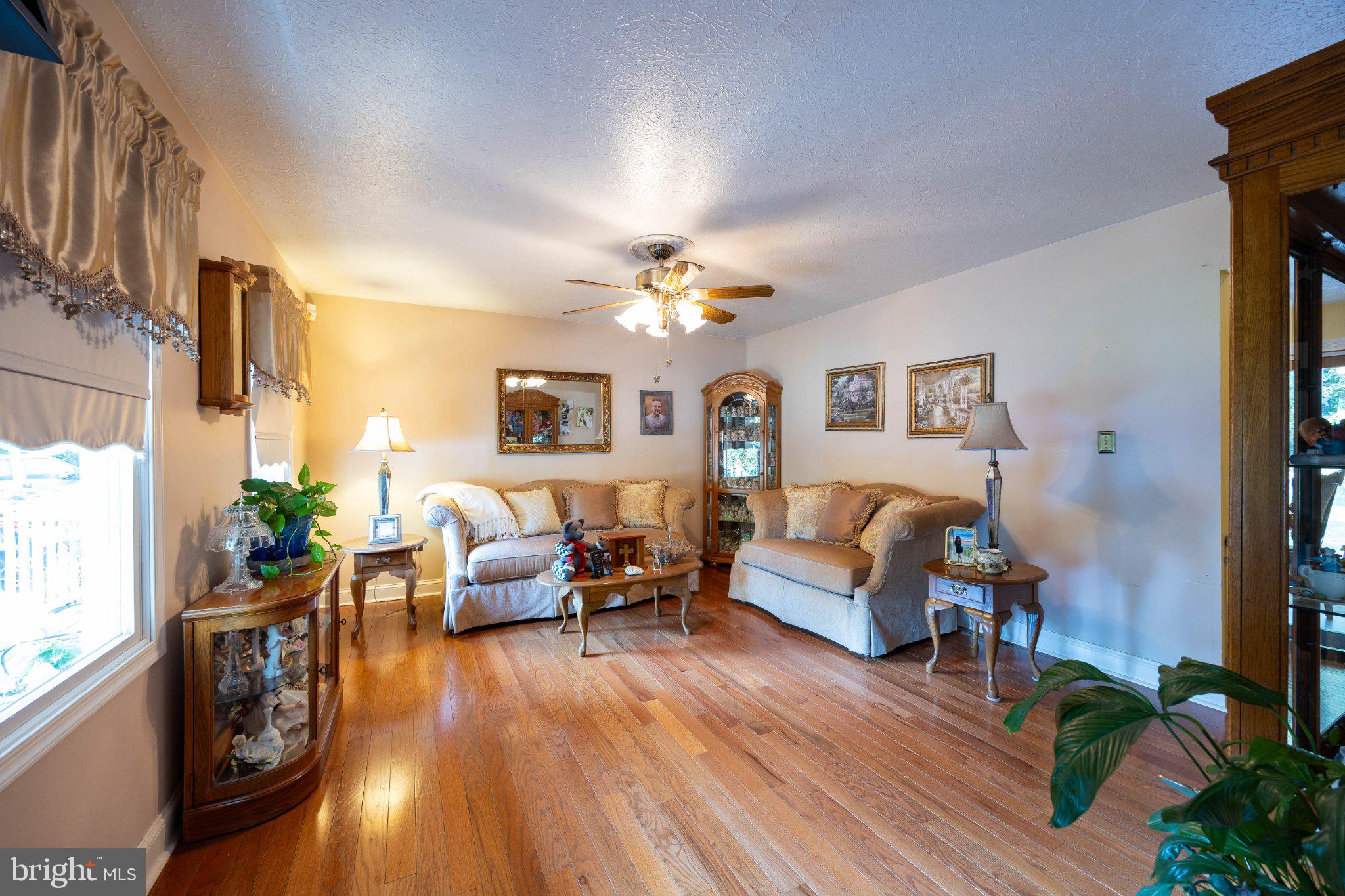 984 ASPEN DRIVE