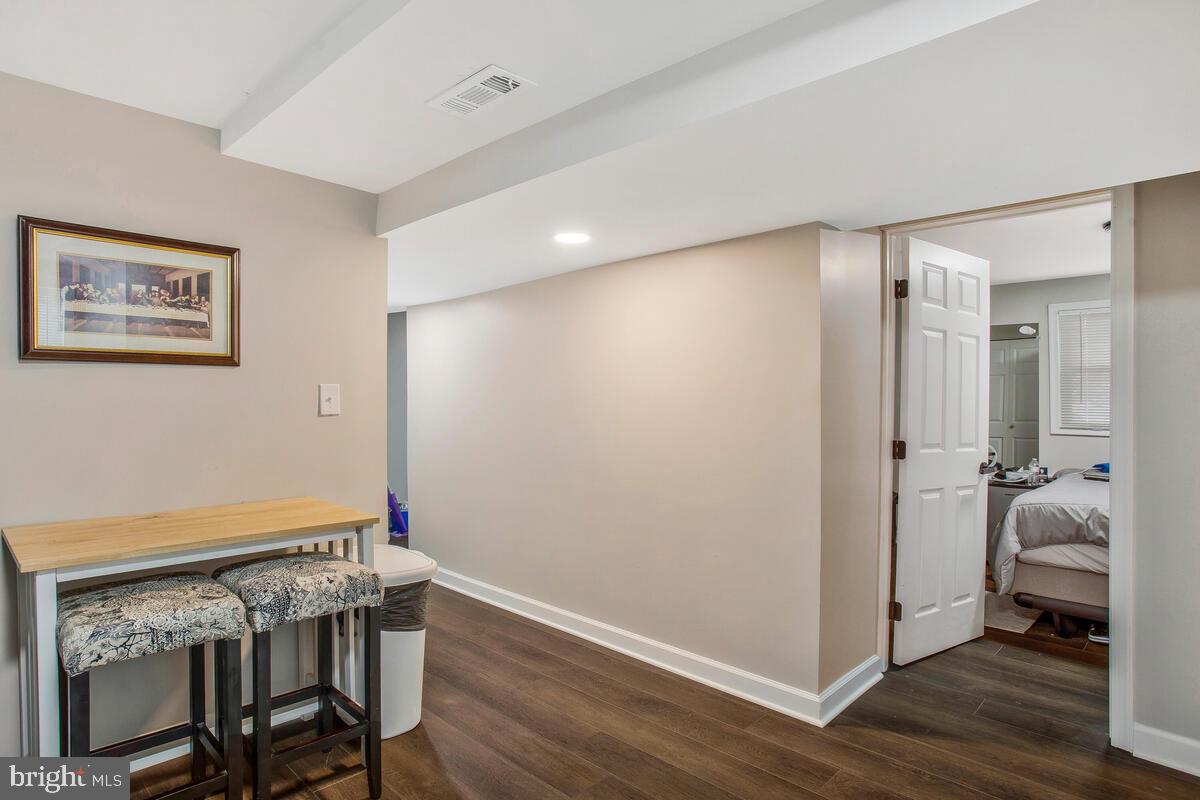 CRESTVIEW MANOR - Residential