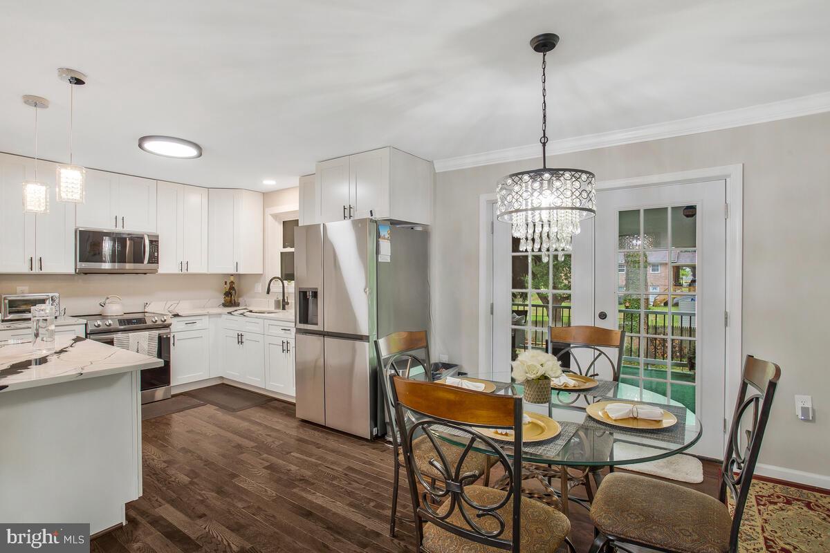 CRESTVIEW MANOR - Residential