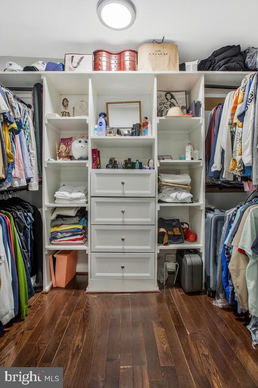 CRESTVIEW MANOR - Residential