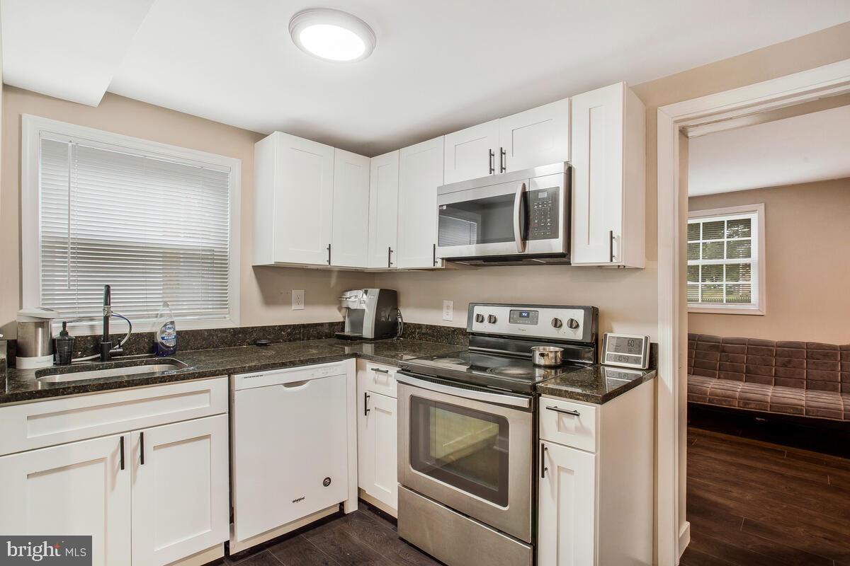 CRESTVIEW MANOR - Residential