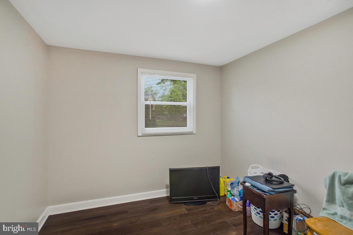 CRESTVIEW MANOR - Residential