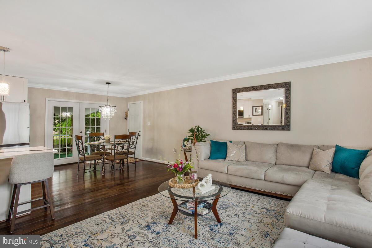 CRESTVIEW MANOR - Residential